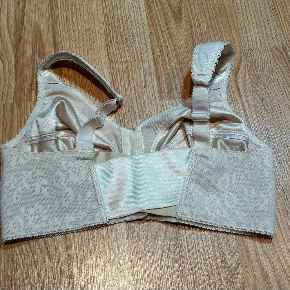 Playtex front closure wireless‎ bra 36D